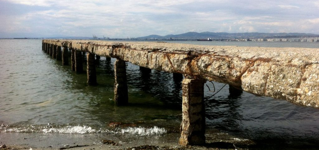 Καλαμαριά-Καταρρέει ιστορική σκάλα