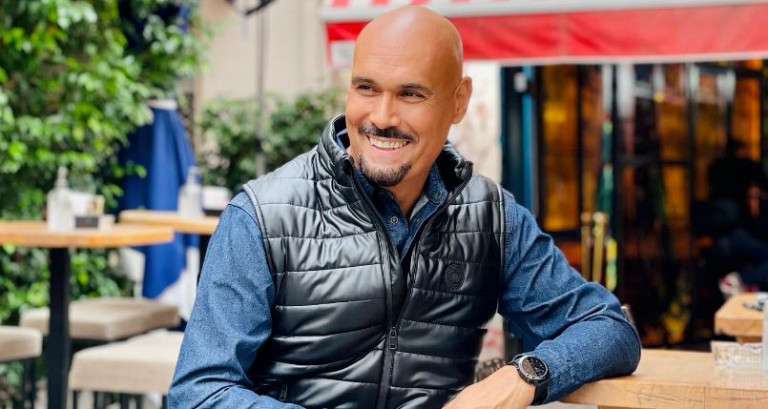 Δημήτρης Σκουλός: Τη μεγάλη μου κόρη τη νανούριζα με το «Α πα πα» της Δέσποινας Βανδή