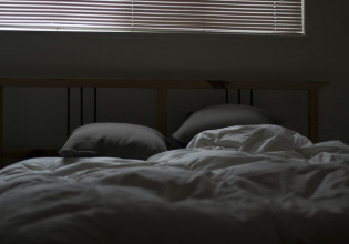 Υπνική παράλυση – Πώς μπορεί να συνδέεται με την παραλλαγή Όμικρον