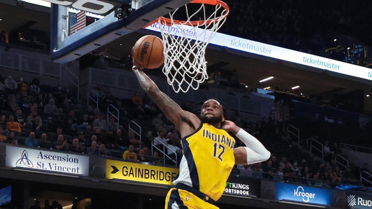 NBA – Ο Μπρισέτ καρφώνει με δύναμη μπροστά στον Τέιτουμ, στην κορυφή του Top 10