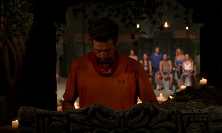Survivor: Βαρύ το κλίμα στους Διάσημους – Ποιον έβγαλαν πρώτο υποψήφιο