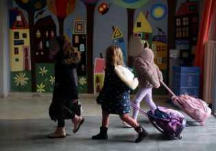 Σχολεία – Χιλιάδες προσλήψεις εκπαιδευτικών για την κάλυψη των κενών – «Τσουνάμι» κρουσμάτων το πρώτο 48ωρο