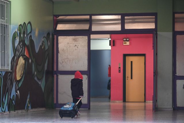 Λινού – Στο 50+1 είναι αργά για να ελέγξεις τη διασπορά στα σχολεία – Όχι πληρότητα 100% στους κλειστούς χώρους
