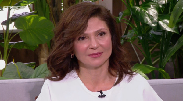 Ταμίλα Κουλιέβα – «Η εξαφάνιση της Άννας στην Σκοτεινή Θάλασσα είναι η αφορμή για να ξεδιπλωθούν και οι χαρακτήρες»