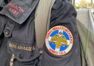 Θεματοφύλακες του Συντάγματος – Οι ανεμβολίαστοι έχουν… φυσική ανοσία στον κοροναϊό, λέει ο επικεφαλής τους