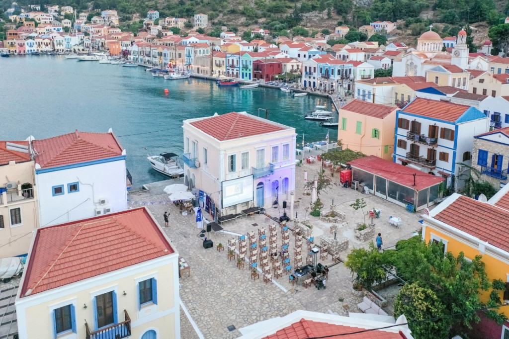 Διεθνές Φεστιβάλ Ντοκιμαντέρ Καστελλορίζου Πέρα από τα Σύνορα