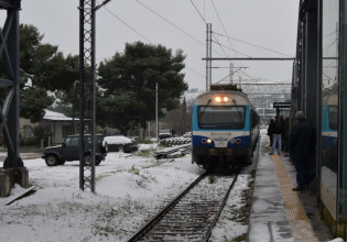 Σύγκρουση τρένων: Επιχείρηση στα χιόνια – Εννέα τραυματίες μεταξύ τους τετράχρονο παιδί