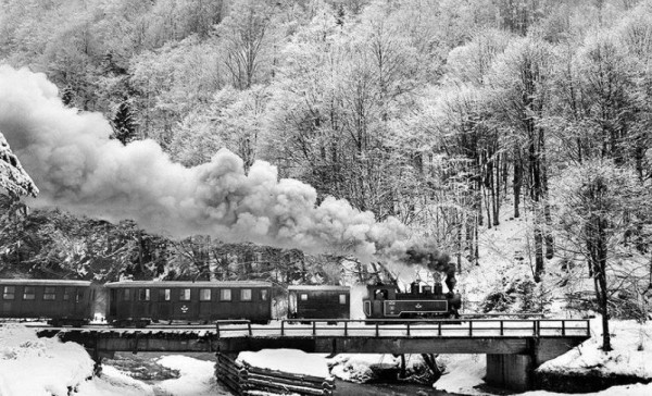 Τελευταία κλικ ενός θηρίου που σύντομα θα εκλείψει – Η αίγλη των ατμομηχανών μέσα από τον φακό του Pietromarchi