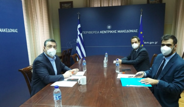 Συνάντηση Μαρινάκη με Τζιτζικώστα – «Λαϊκό και προοδευτικό κόμμα η ΝΔ»