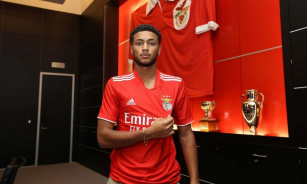 Επίσημο – Στην Μπενφίκα ο γιος του Βαρέλα