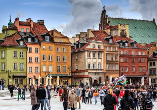 Πολωνία – Παραιτήθηκαν 13 μέλη του Ιατρικού Συμβουλίου, γιατί η κυβέρνηση δεν λαμβάνει αυστηρά μέτρα για την πανδημία