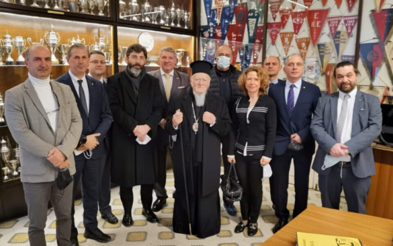 Ο Πατριάρχης Βαρθολομαίος έπαιξε πινγκ πονγκ (εικόνα)