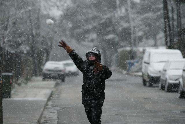«Ελπίδα»: Σαρώνει ο χιονιάς την Αττική - Έκλεισε και η Κατεχάκη