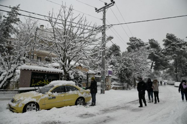 Κακοκαιρία «Ελπίδα» – ΚΙΝΑΛ: Η κυβέρνηση παρακολουθεί άπραγη το κλείσιμο των δρόμων από το χιόνι