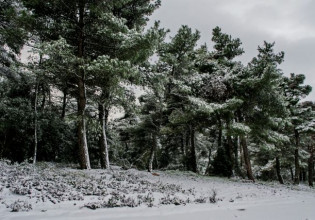 Χιονοκαταιγίδες: Το σπάνιο φαινόμενο που αναμένεται να σαρώσει την Αττική τις επόμενες ώρες