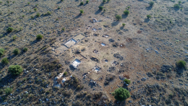 Διαδρομές στα τείχη και υποδομές για τους επισκέπτες στην Ακρόπολη του Γλα – Όλα τα έργα για την προστασία του χώρου