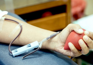 Αιμοδοσία θανάτου – Το ομοφοβικό και κατάπτυστο hashtag που έγινε τρεντ