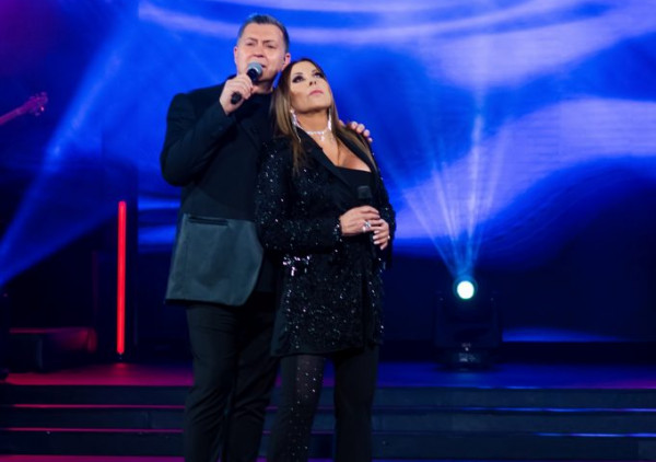 Σπίτι με το Mega: Ο Νίκος Μακρόπουλος υποδέχεται την Άντζελα Δημητρίου