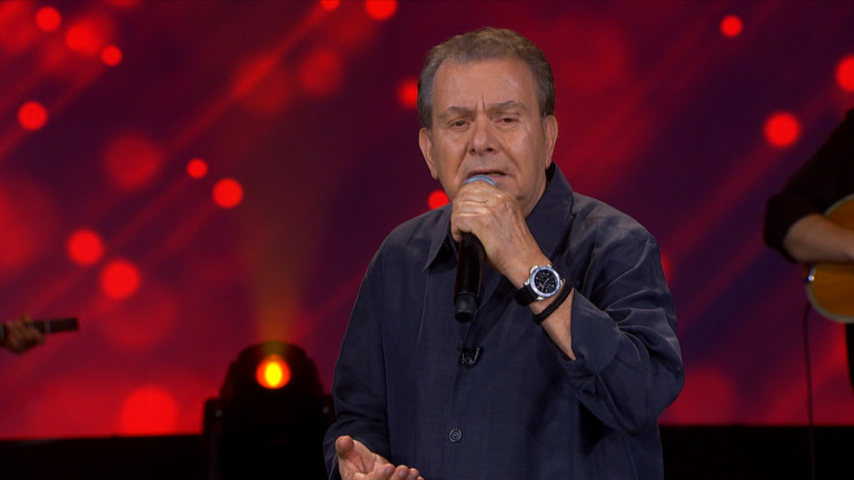 «Στην Ελευσίνα μια φορά» – Ο Μανώλης Μητσιάς συγκινεί τους τηλεθεατές του MEGA