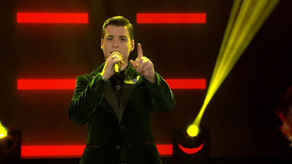 «Δυνατά τα τα» από τον Στέφανο Πιτσίνιαγκα και όλοι χορεύουν ξέφρενα