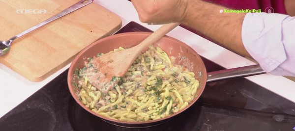 O Ανδρέας Λαγός φτιάχνει ζυμαρικά με σύγκλινο Μάνης