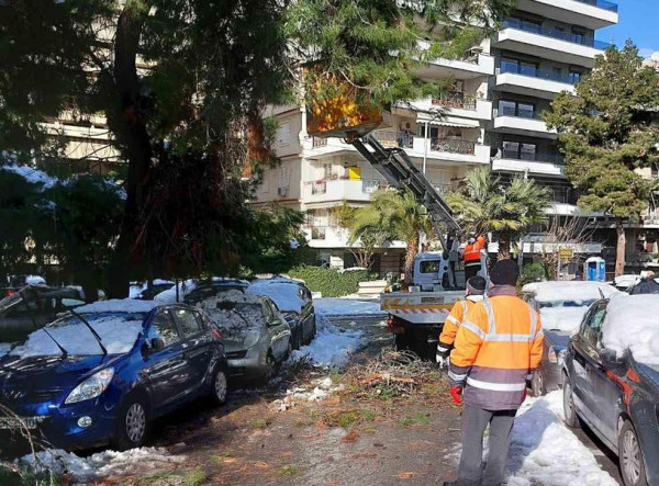 Δήμαρχος Νέας Σμύρνης: Παραδοχές προβλημάτων και δημόσιες ευχαριστίες