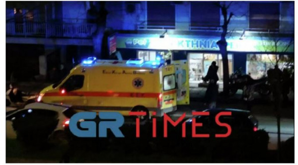 Θεσσαλονίκη – Σύγκρουση μοτοσυκλέτας με ΙΧ – Στο νοσοκομείο ένα άτομο