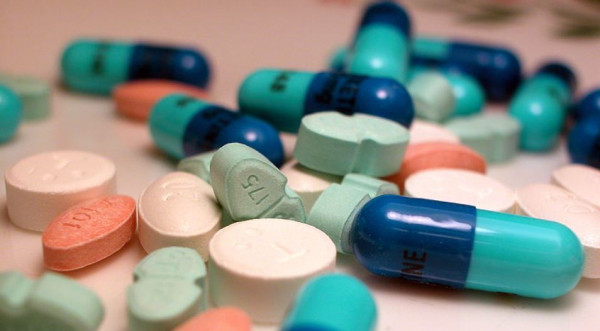 Κοροναϊός – Ανάρπαστες βιταμίνες και εισπνεόμενα σκευάσματα στα φαρμακεία
