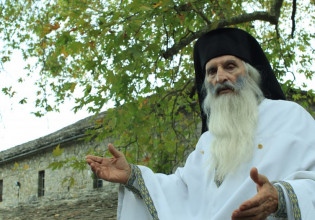 Άγιος Παΐσιος: Πρεμιέρα την Πέμπτη στις 22.30 στο MEGA