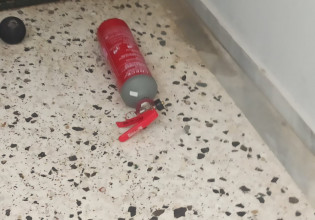 Σοκ: Βανδαλισμός σε ώρα μαθήματος