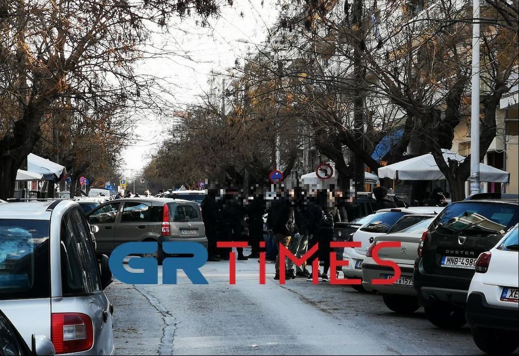 Θεσσαλονίκη: Μεγάλη επιχείρηση σε συνδέσμους του ΠΑΟΚ – Έρευνες για τη σύλληψη δραστών της δολοφονίας του Άλκη