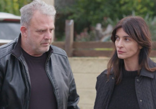 Η Γη της Ελιάς: Ο Στάθης ζητά από την Ιουλία να χωρίσει τον Κουράκο