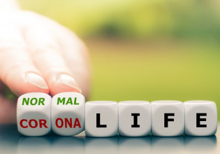 Κοροναϊός: Κρύος ιδρώτας λούζει τον ΠΟΥ – Γιατί δεν υποχωρούν οι θάνατοι – Τι υπάρχει πίσω από την Ομικρον;