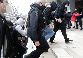 Δολοφονία Άλκη: Τι υποστηρίζει ο δικηγόρος του 23χρονου – «Δεν υπήρχε ραντεβού, δεν χτύπησε κανέναν»