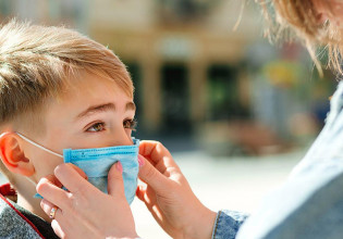 Κοροναϊός: Σε παιδιά 4-18 ετών το ένα στα τρία κρούσματα της τελευταίας εβδομάδας