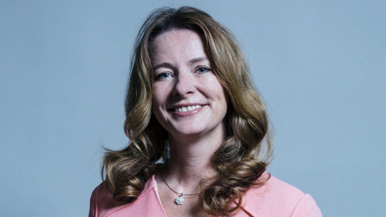 Βρετανία: Η υφυπουργός Υγείας ήταν θετική στον κοροναϊό και συνέχισε συνάντηση