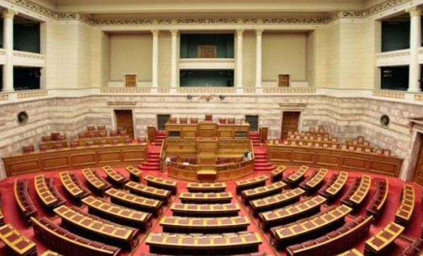 Βουλή: Ο Κωστής Χατζηδάκης απέσυρε τροπολογία για τα επιδόματα των ναυτικών – Δεσμεύτηκε για διάλογο με τα σωματεία