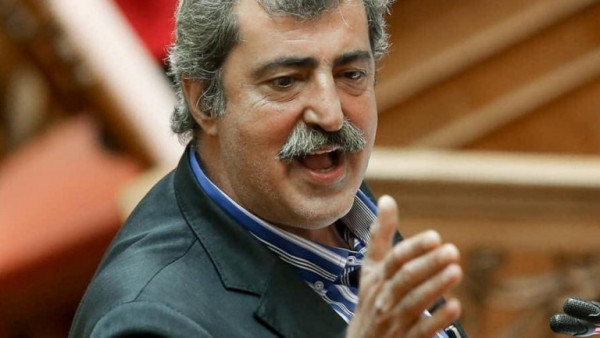 Πολάκης: Τα κατορθώματά του σε υπάλληλο του καφενείου της Βουλής