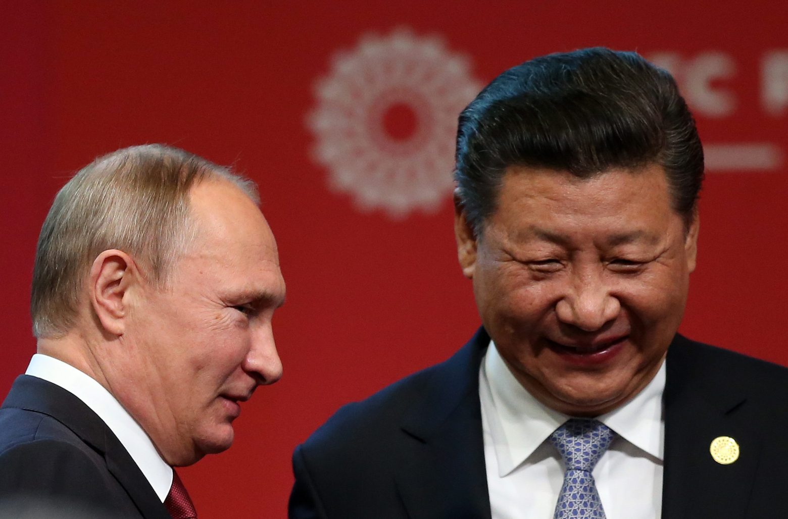 Ουκρανία: Η Δύση στριμώχνει τον Πούτιν, η Κίνα ετοιμάζεται να του προσφέρει τη στήριξη