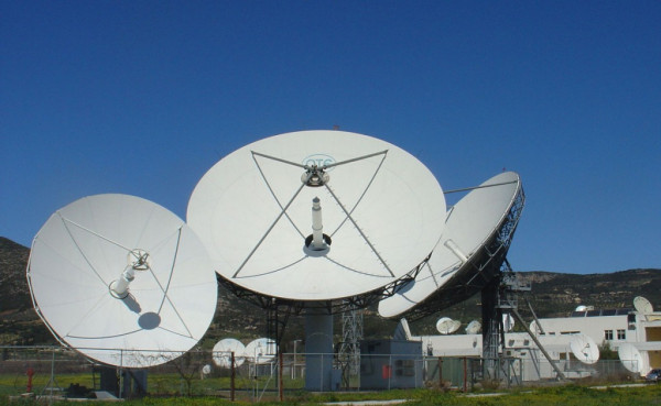 Δορυφόροι με λέιζερ μεταδίδουν δεδομένα σε νέο σταθμό στη Νεμέα