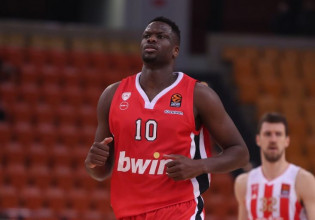 Ανανεώνει τον Φαλ ο Ολυμπιακός