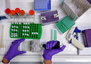 Κοροναϊός: Ιαπωνικό πειραματικό χάπι μειώνει δραστικά το ιικό φορτίο