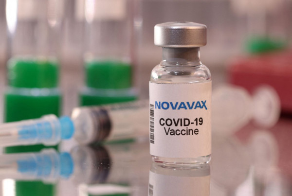 Κοροναϊός: Γιατί δεν ανοίγει ακόμα η πλατφόρμα για τα ραντεβού εμβολιασμών με Novavax