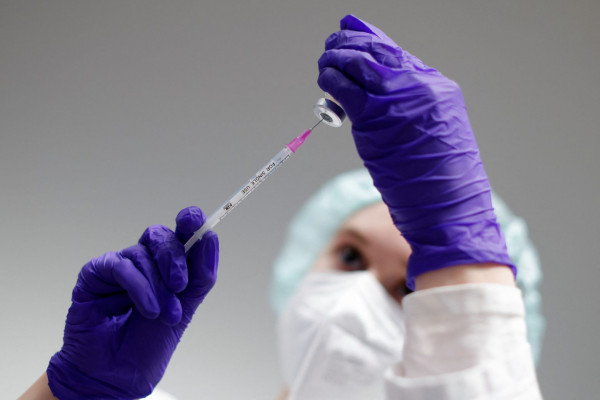 Όμικρον: Το νέο εμβόλιο θα καθυστερήσει, λέει ο επικεφαλής της BioNTech