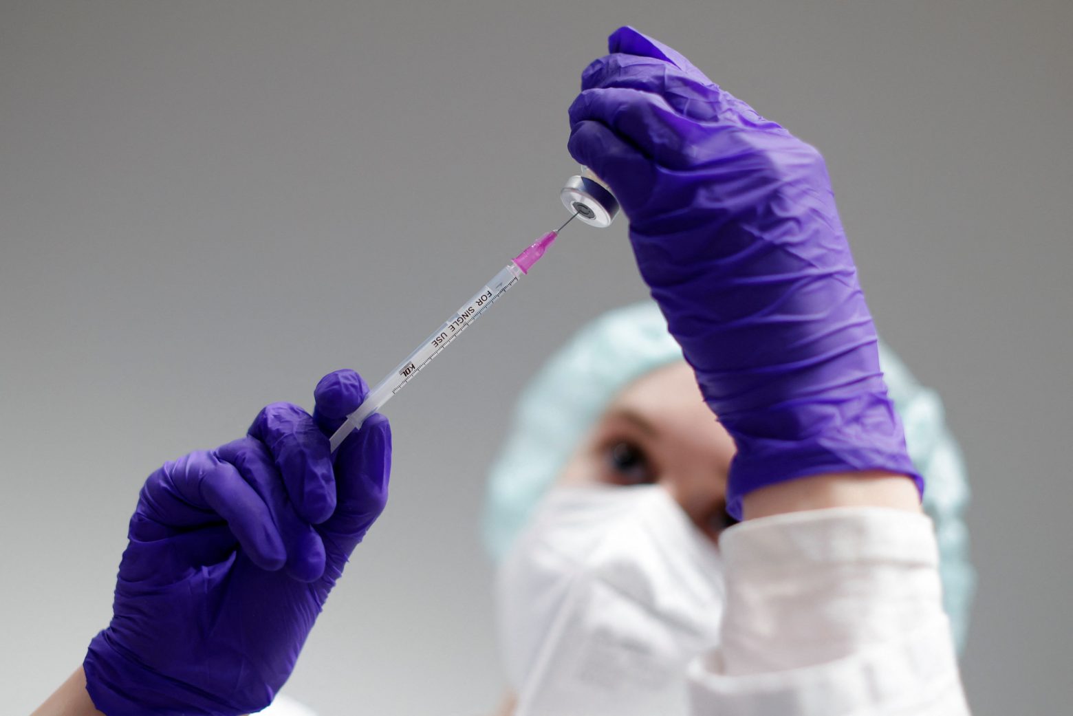 Εμβόλιο: Αναβάλλεται η απόφαση της FDA για βρέφη και νήπια