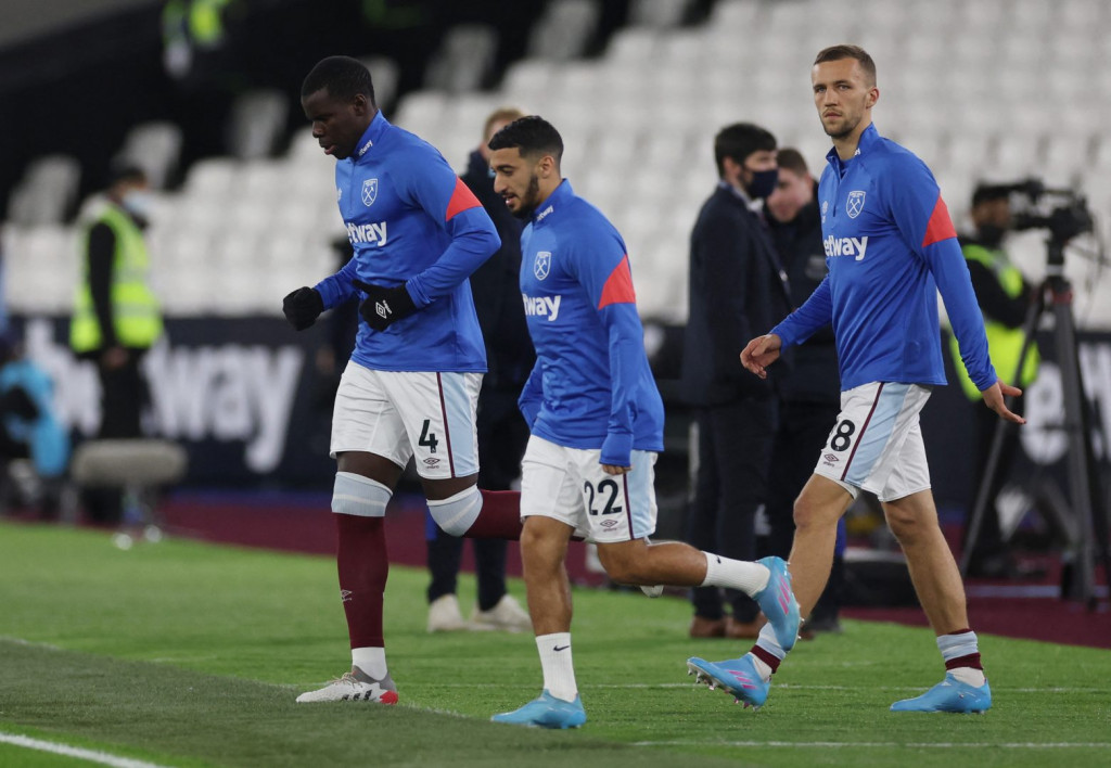 Βρετανία: Γνωστός ποδοσφαιριστής κακοποιεί το γατάκι του – Θύελλα αντιδράσεων