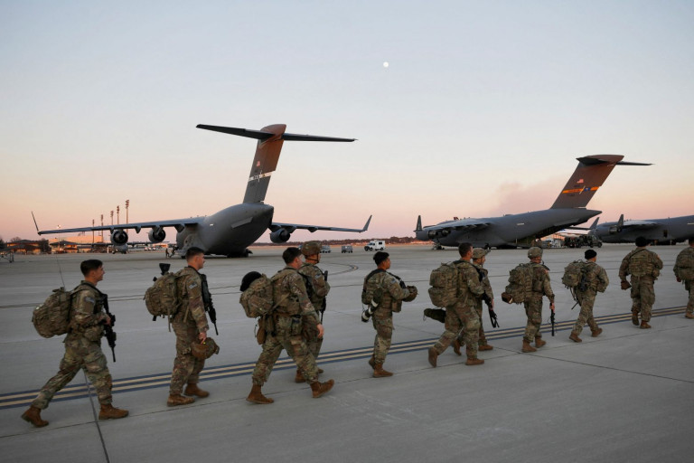 Βρετανία: «Δεν έχουμε δει αποδείξεις ότι η Μόσχα αποσύρει τις δυνάμεις της»