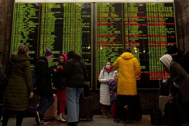 Επίθεση στην Ουκρανία: Αγωνιούν οι κάτοικοι του Κιέβου – «Μέχρι το βράδυ, νομίζω ότι η μισή Ουκρανία θα είναι της Ρωσίας»