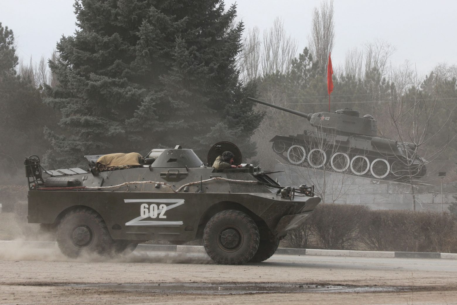 Πόλεμος στην Ουκρανία: Η Ρωσία κατέλαβε αεροδρόμιο κοντά στο Κίεβο - Στρατεύματα έξω από την πρωτεύουσα