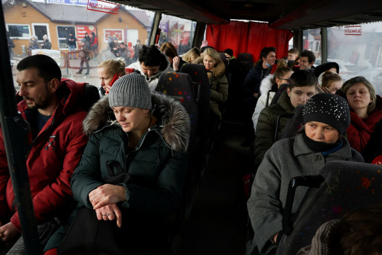 Ουκρανία: Σχεδόν 11.000 Ουκρανοί εισήλθαν στη Ρουμανία κατά την πρώτη ημέρα της ρωσικής εισβολής